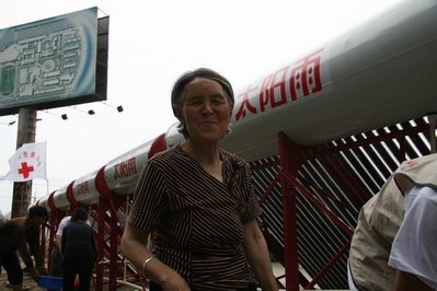 太陽雨太陽能熱水器及時進駐災區(qū)，給當?shù)厝嗣竦纳顜砹撕艽蟊憷?>
															</a>
						</div>
						

						
					</div>

					
				
					<div   id=