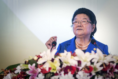 十屆全國人大常委會副委員長、中國關(guān)工委主任顧秀蓮在春苗營養(yǎng)計劃階段性成果發(fā)布暨農(nóng)村貧困兒童營養(yǎng)改善模式國際交流會上講話